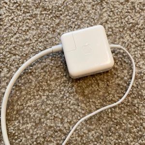 apple laptop charger